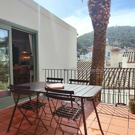 T2 - Sunny Duplex With Garden 50m From