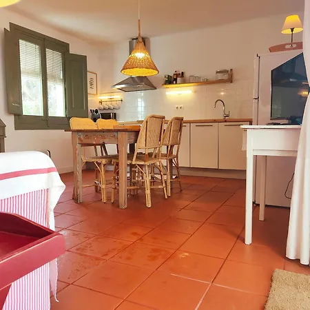 T2 - Sunny Duplex With Garden 50m From
