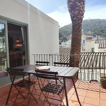 T2 - Sunny Duplex With Garden 50m From