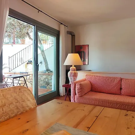 Apartamento T2 - Sunny Duplex With Garden 50m From Tamariu